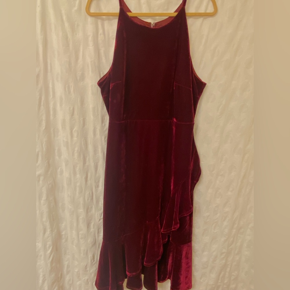 Size 1X red velvet long dress. And Fancy was my name!